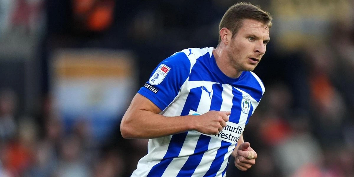 Dipinjamkan-dan-Pernyataan-Keras-Sang-Striker